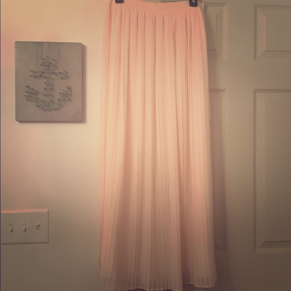 LC Lauren Conrad Pleated Maxi Skirt